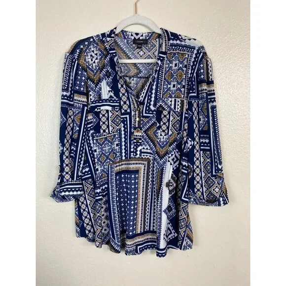 SOLD💙Cocomo Top Women Size Large Blue White Geometric Blouse Stretch 3/4 Sleeves - Picture 16 of 16